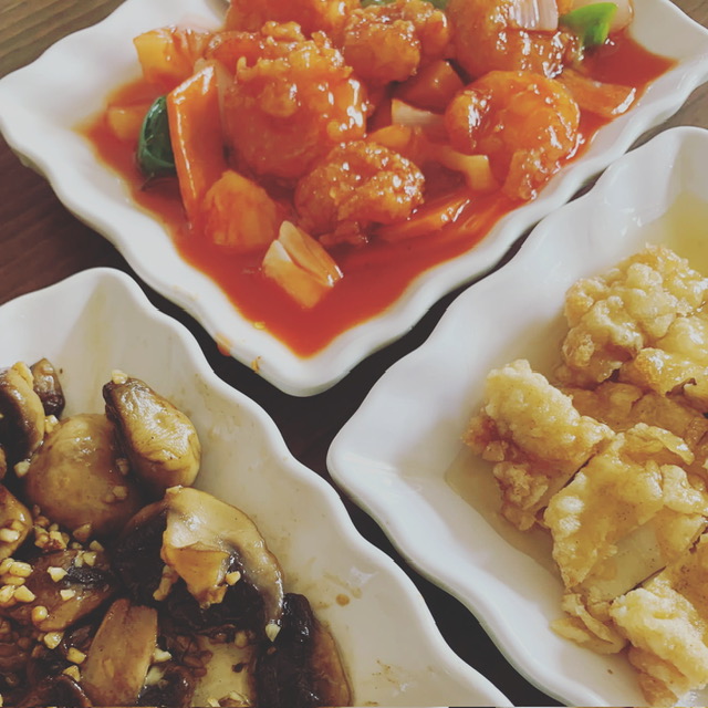 A delicious plate of food for the Sunday Lunch menu at Peaches Restaurant